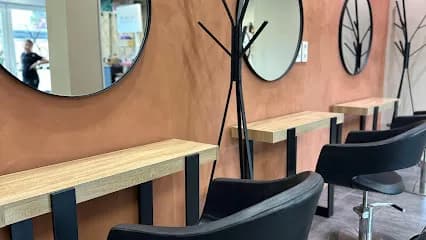 Head Spa by Karré Coiffure - Head Spa