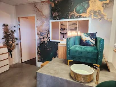 𝙻𝚎 𝙲𝚘𝚗𝚌𝚎𝚙𝚝 𝒅𝒆𝒔 𝑴𝒊𝒔𝒔 expert en relooking et conseils en image Mode Beauté et spa - Head Spa