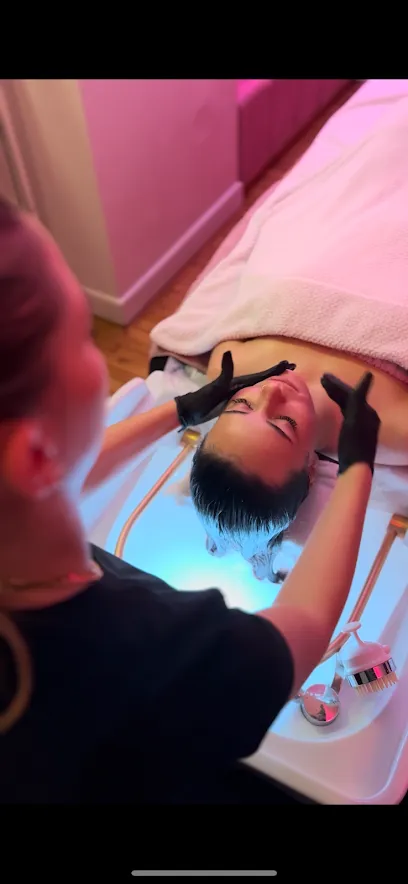 Paola Belleza - Head Spa