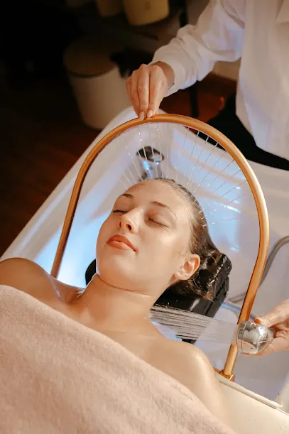 Om Mani Hair Spa - Head Spa