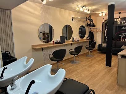 L&B Coiffure - Head Spa
