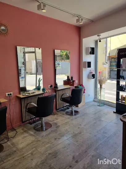 Salon Elegance Coiffure - Head Spa