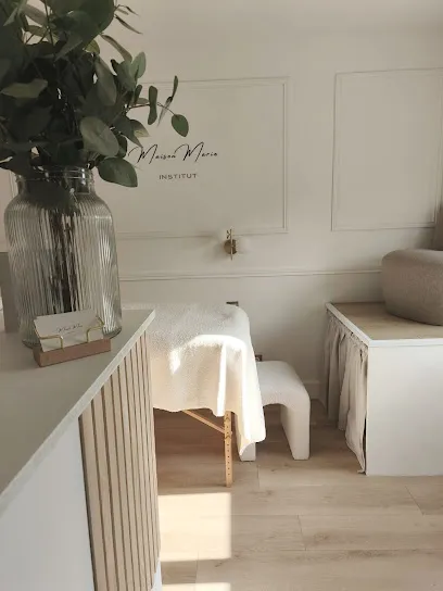 MAISON MARIE INSTITUT Head Spa - Head Spa