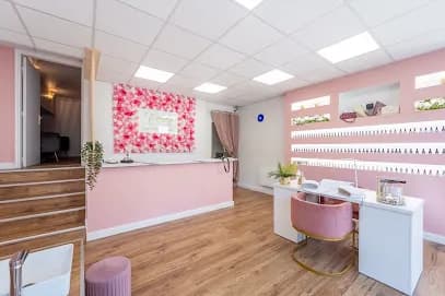 Cindy Esthetic Lounge - Head Spa