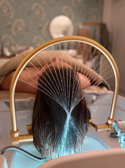 Chris.b Institut - Head Spa