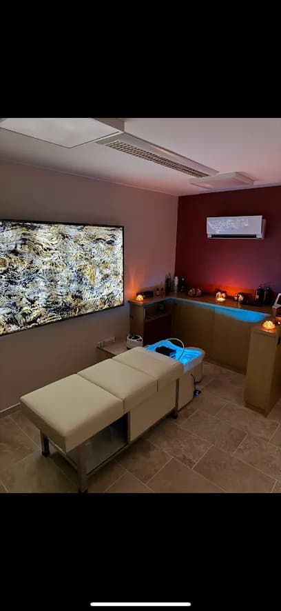 Cyriako Hair Spa - Head Spa