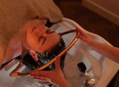 Sophistiqué Massage Soin visage Head spa - Head Spa