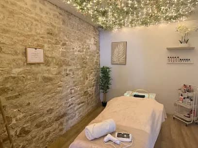 Glow by Women - Head Spa