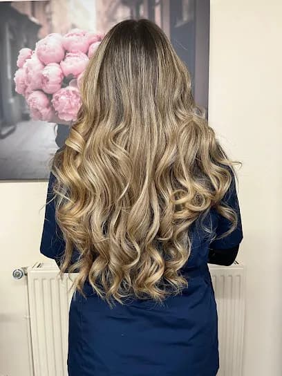 N HAIR J Coiffure - Head Spa