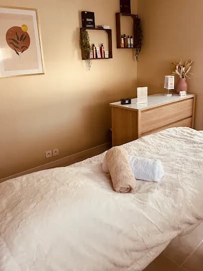 Dans les étoiles-Praticienne bien-être - Head Spa