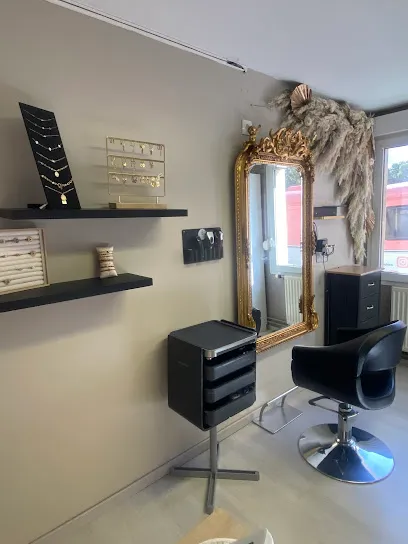 Hairbyines - Head Spa