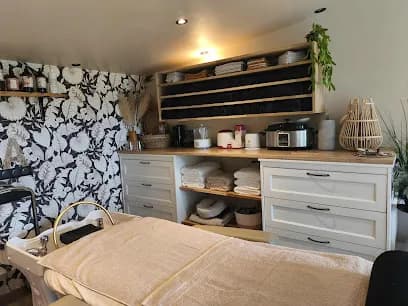 Constellations Familiales & Massages Émotionnels par Axelle GUIBOUT - Head Spa