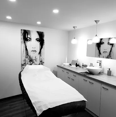 Institut Essentielle - Head Spa