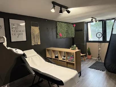 The Glow Beauty Bar & HeadSpa Illkirch-Graffenstaden - Head Spa