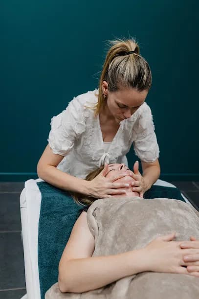 LES DOUCEURS D'ELLE - Soins, Massage, Head SPA, Epilations - Head Spa