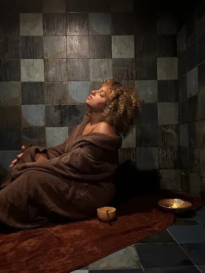 Gold Empire SPA - Head Spa