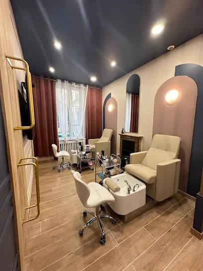 LEVANAILS Paris - Head Spa