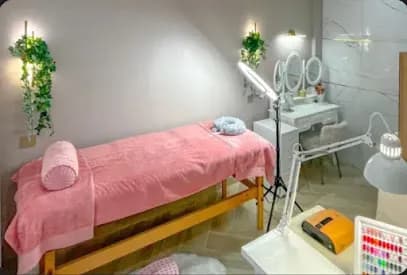 Divine Lash Nail & Head Spa - Head Spa