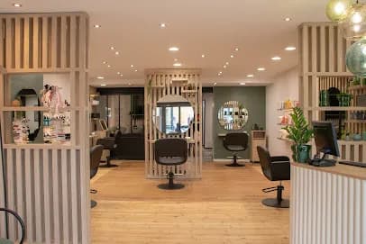 Mademoiselle Léon - Salon de coiffure et Head spa - Head Spa