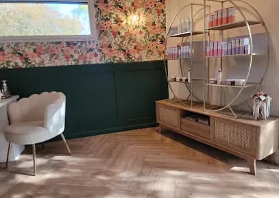 Roxane Maison de Beauté - Head Spa