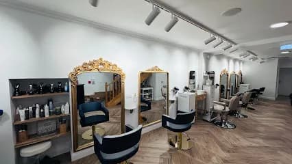 Anna B. - Head Spa