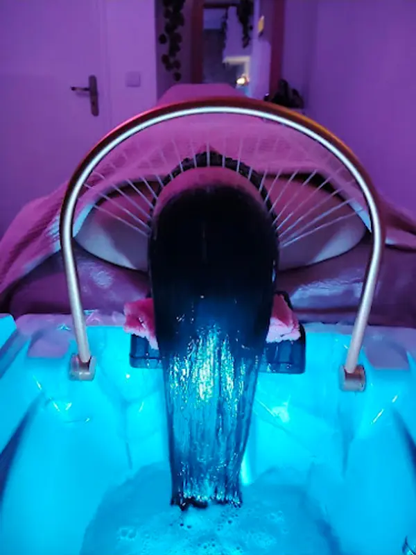 Nessence head spa - Head Spa