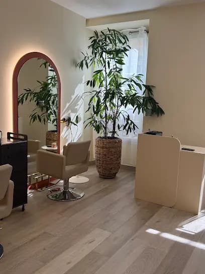 Cynthia & Co - Head Spa