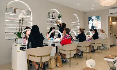 Maison Jolis Nails - Head Spa