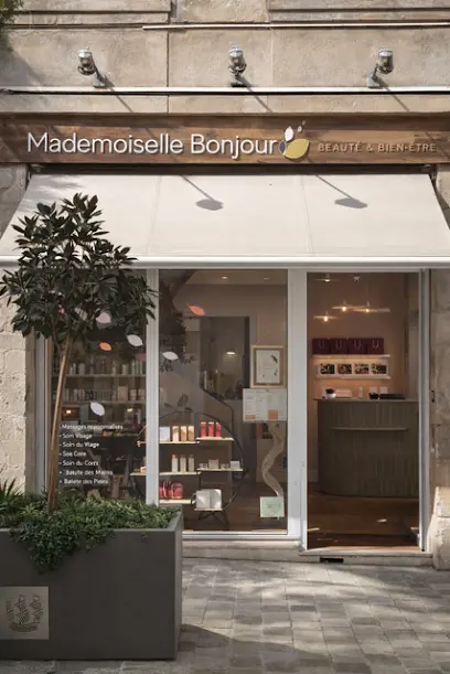 Mademoiselle Bonjour Institut Beauté & Bien-être - Head Spa