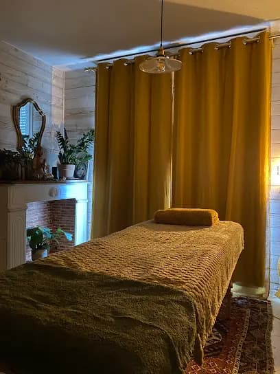 Stephanie Lazzarotto Kobido et Chi Nei Tsang La Rochelle et île de Ré - Head Spa