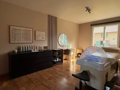 Dolcezza Hair Spa - Head Spa