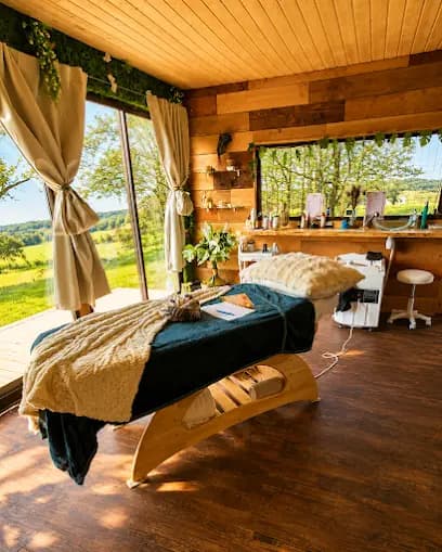 Naturra Head Spa - Head Spa