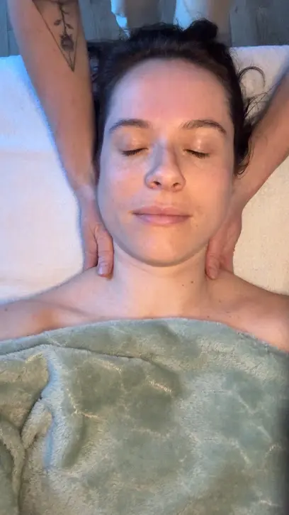 La Sérénité à portée de mains - Head Spa