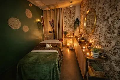 Institut Om de Siam - Head Spa