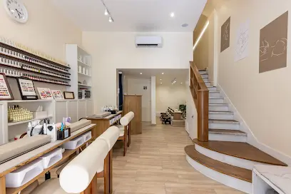 Show me beauty & nails - Haussmann - BIAB BAR - Head SPA - Sauna - Facialiste - Head Spa