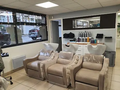 Oxygene Coiffure - Head Spa