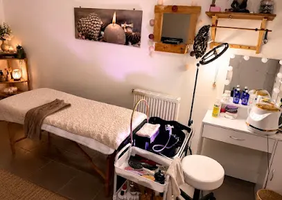 Neyaa Beauty - Head Spa