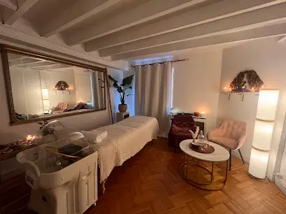 Savana Head Spa - Head Spa