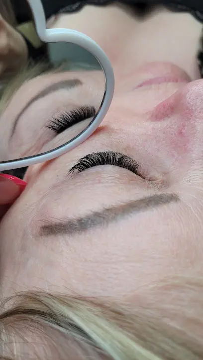 Laura studio beauté - Extensions de cils & Head Spa (78) - Head Spa